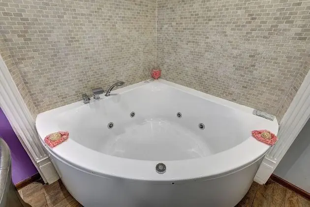 Premium Süit, Jakuzi