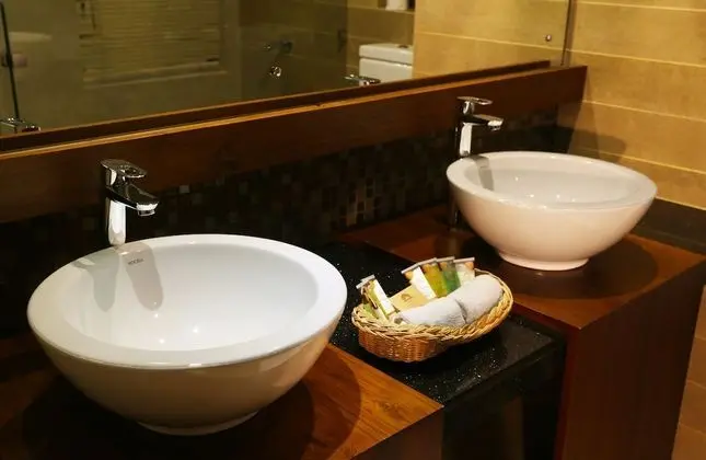 Deluxe Tek Büyük Yataklı Oda, 1 Yatak Odası, Balkon, Dağ Manzaralı