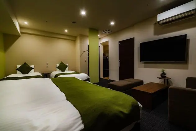 Deluxe Stüdyo Süit, Birden Çok Yatak