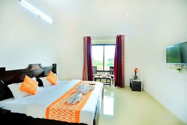 Lake View Suite Room