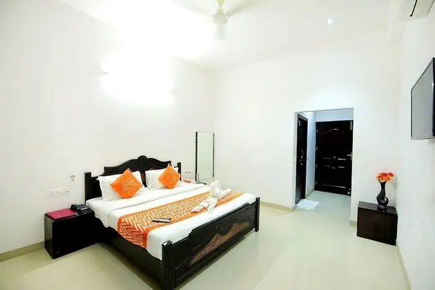 Lake View Suite Room
