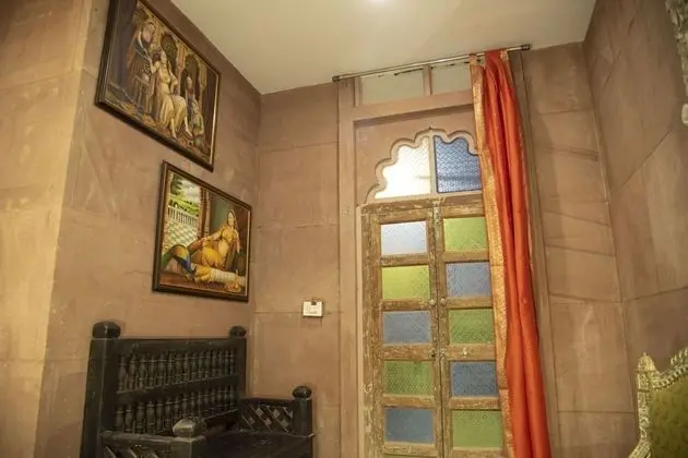 Büyük Yataklı Tek Kişilik Oda