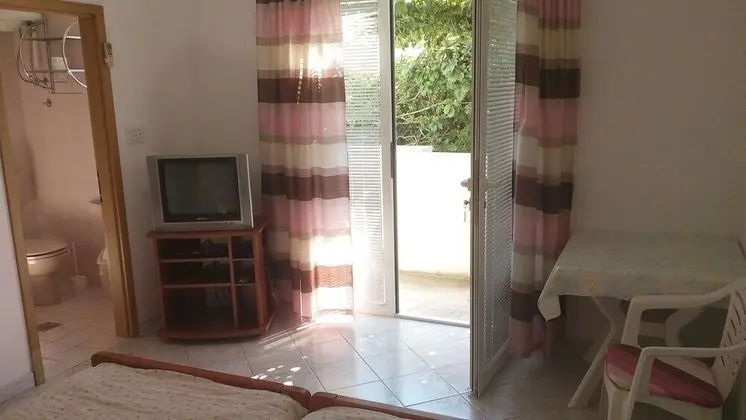 Apart Daire (Ranko - 50 M from the beach - A1(2))