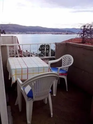 Apart Daire (Ranko - 50 M from the beach - A1(2))