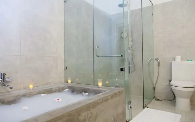 Deluxe Tek Büyük veya İki Ayrı Yataklı Oda