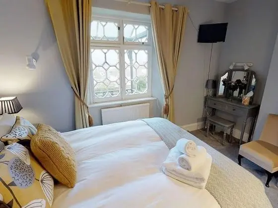Luxury Tek Büyük Yataklı Oda, Banyolu/Duşlu, Deniz Manzaralı (Midships King)