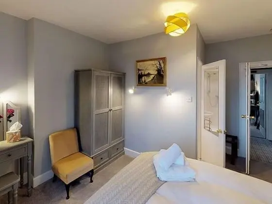 Luxury Tek Büyük Yataklı Oda, Banyolu/Duşlu, Deniz Manzaralı (Midships King)