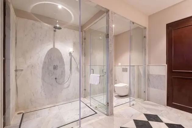 Premium Regal Room