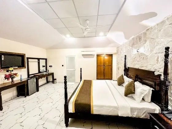 Luxury Tek Büyük Yataklı Oda