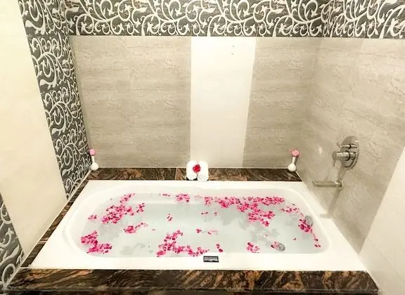 Luxury Tek Büyük Yataklı Oda