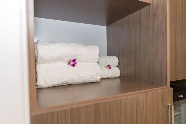 Deluxe Tek Büyük Yataklı Oda, 2 Çift Kişilik Yatak, Banyolu/Duşlu