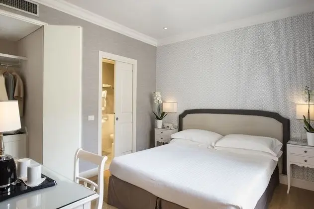 Classic Tek Büyük Yataklı Oda