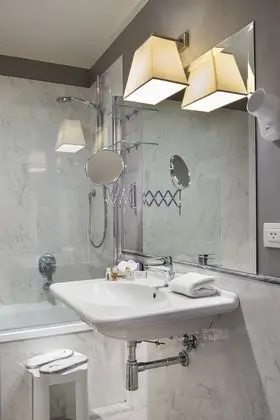 Classic Tek Büyük Yataklı Oda