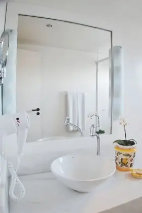 Deluxe Tek Büyük Yataklı Oda (Super)
