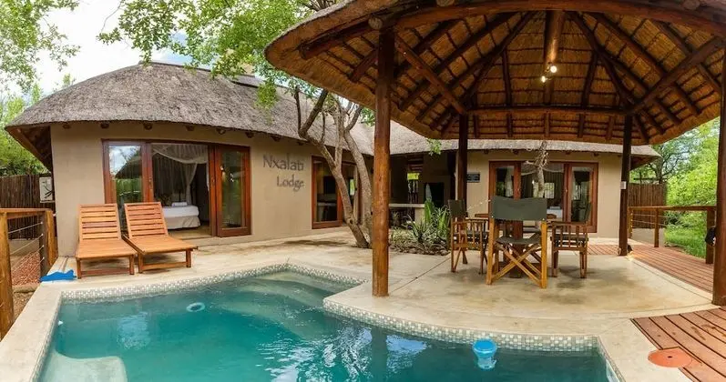 Private Deluxe Lodge
