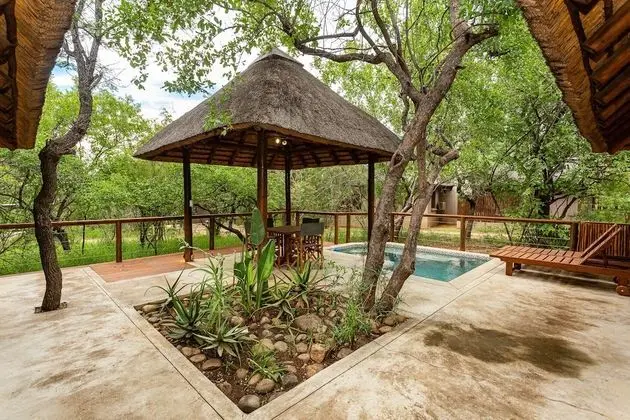 Private Deluxe Lodge