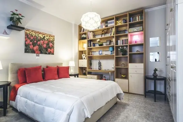 Deluxe Apartment with Private Garden