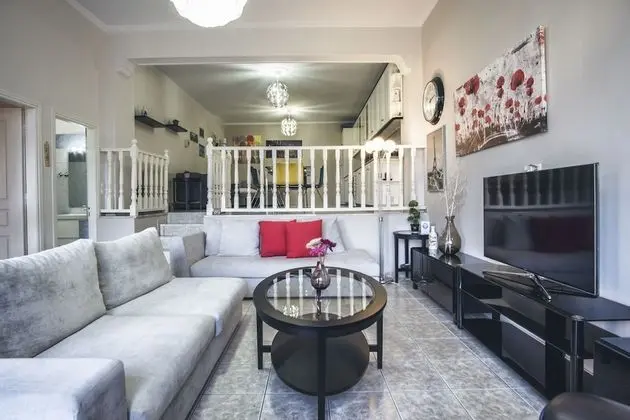Luxury Apartment with Garden