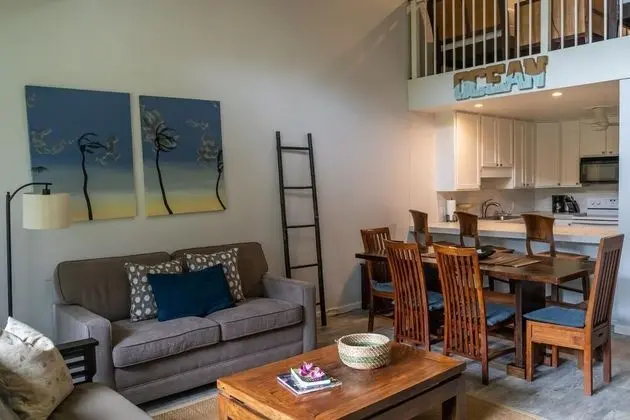 Daire (Rare 2 Bedroom + Loft Townhouse on th)