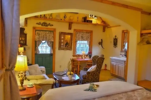 Romantic Kır Evi, Bahçe Manzaralı (Schneewittchen Cottage)