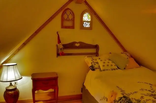 Romantic Kır Evi, Bahçe Manzaralı (Schneewittchen Cottage)
