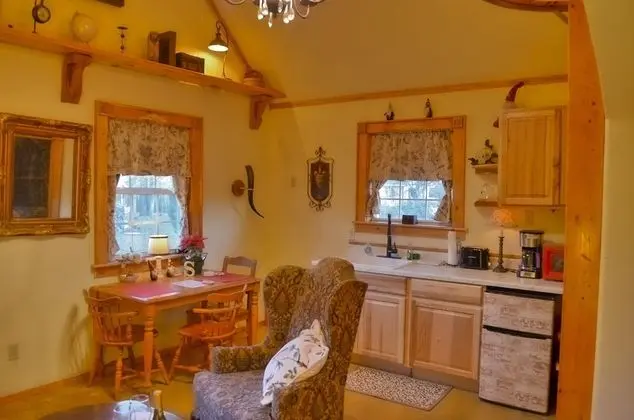 Romantic Kır Evi, Bahçe Manzaralı (Schneewittchen Cottage)