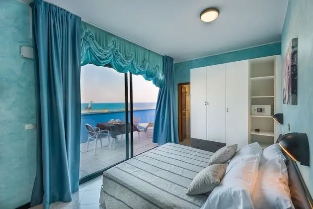 Superior Tek Büyük veya İki Ayrı Yataklı Oda, Teras