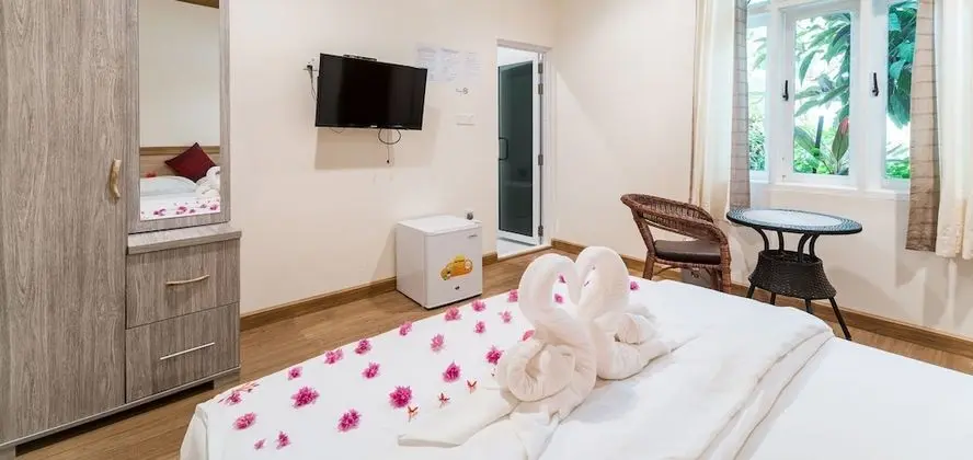 Deluxe Tek Büyük veya İki Ayrı Yataklı Oda, 1 Yatak Odası, Sigara İçilmez, Bahçe Manzaralı
