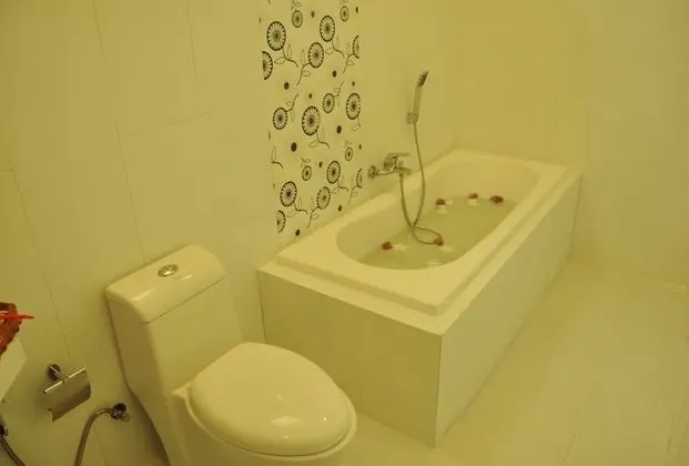 Deluxe Tek Büyük veya İki Ayrı Yataklı Oda, 1 Yatak Odası, Sigara İçilmez, Bahçe Manzaralı