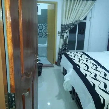 Büyük Yataklı Tek Kişilik Oda