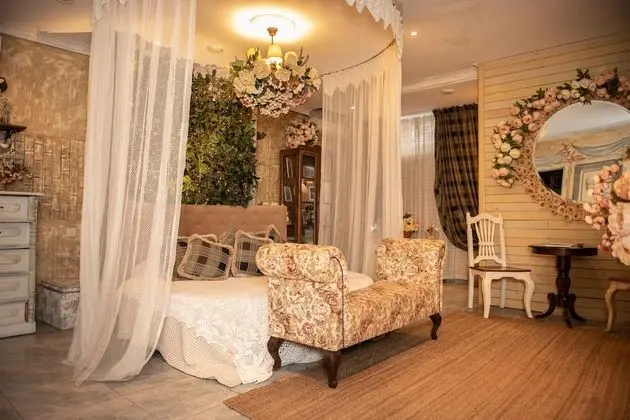 Luxury Tek Büyük Yataklı Oda (Josephine)