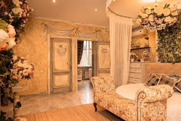 Luxury Tek Büyük Yataklı Oda (Josephine)