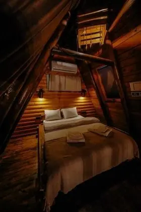Jakuzili Şömineli Bungalow, Isıtmalı Özel Havuzlu