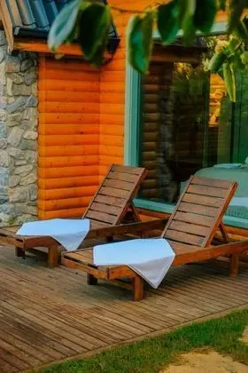 Jakuzili Şömineli Bungalow, Isıtmalı Özel Havuzlu