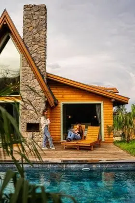 Jakuzili Şömineli Bungalow, Isıtmalı Özel Havuzlu