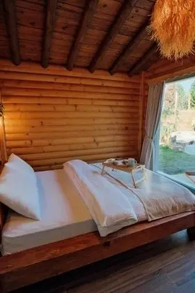 Jakuzili Şömineli Bungalow, Isıtmalı Özel Havuzlu