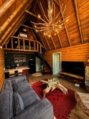 Jakuzili Şömineli Bungalow, Isıtmalı Özel Havuzlu