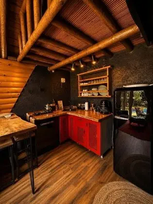 Jakuzili Şömineli Bungalow, Isıtmalı Özel Havuzlu