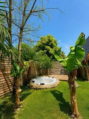 Jakuzili Şömineli Bungalow, Isıtmalı Özel Havuzlu