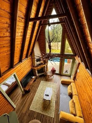 Jakuzili Şömineli Bungalow, Isıtmalı Özel Havuzlu