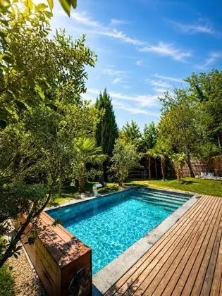 Jakuzili Şömineli Bungalow, Isıtmalı Özel Havuzlu