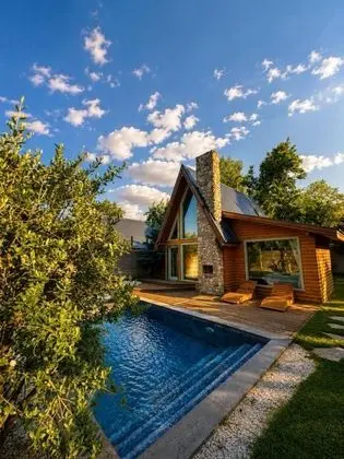 Jakuzili Şömineli Bungalow, Isıtmalı Özel Havuzlu