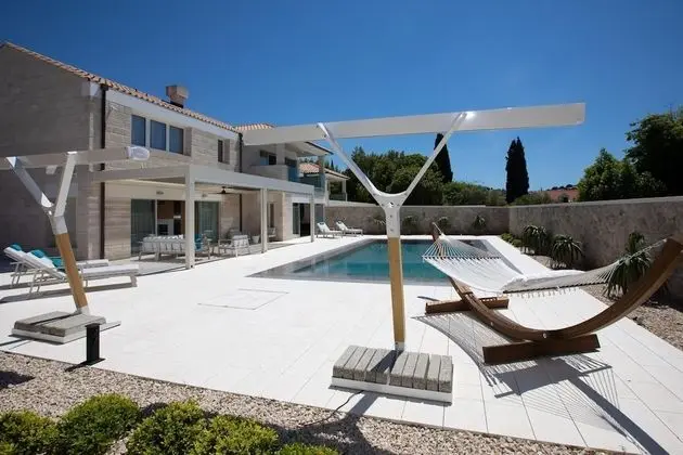 Villa, Sigara İçilebilir
