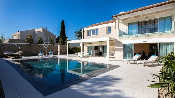 Villa, Sigara İçilebilir