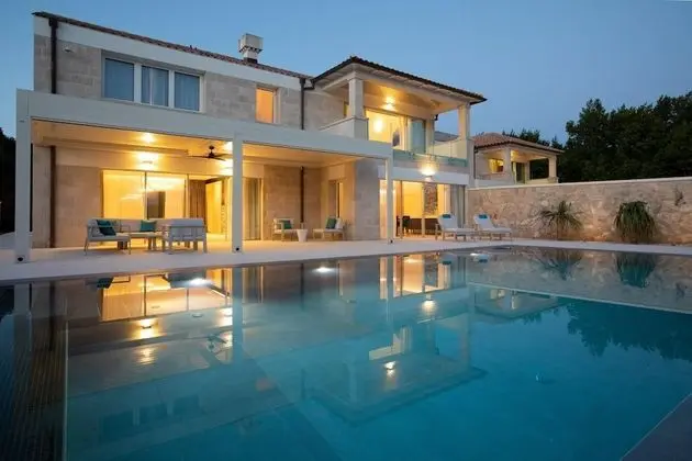 Villa, Sigara İçilebilir