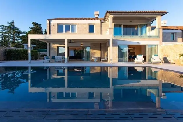 Villa, Sigara İçilebilir