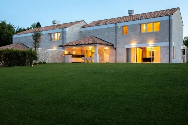 Villa, Sigara İçilebilir