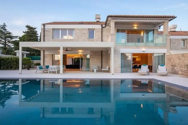 Villa, Sigara İçilebilir