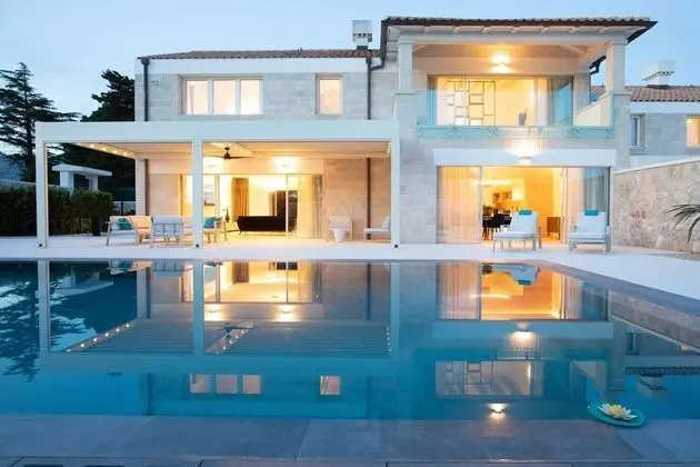 Villa, Sigara İçilebilir
