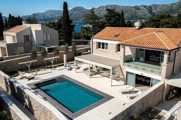 Villa, Sigara İçilebilir
